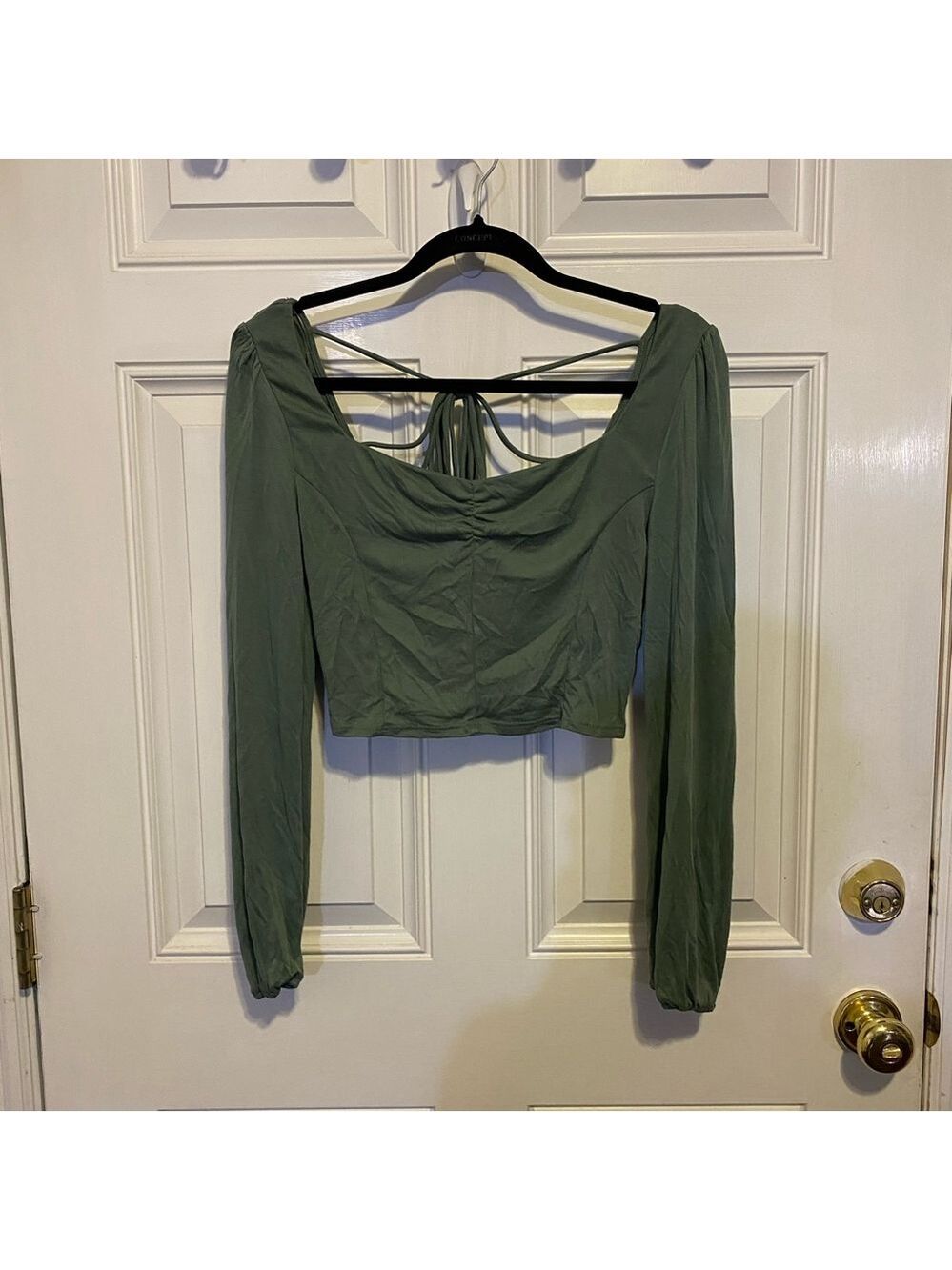 Urban Romantics olive crop top sz. L